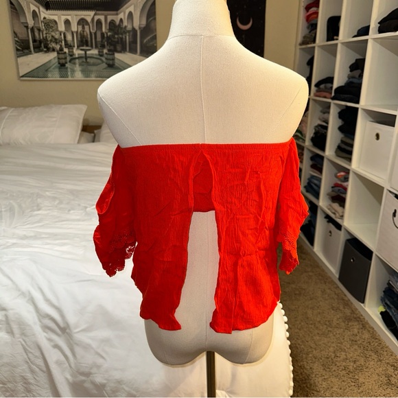 LUQ | Off The Shoudler Lace Trim Open Back Bralette Lined Blouse - Picture 3 of 12